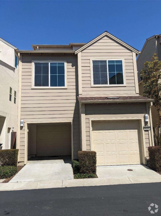 Building Photo - 8559 Dunes Way