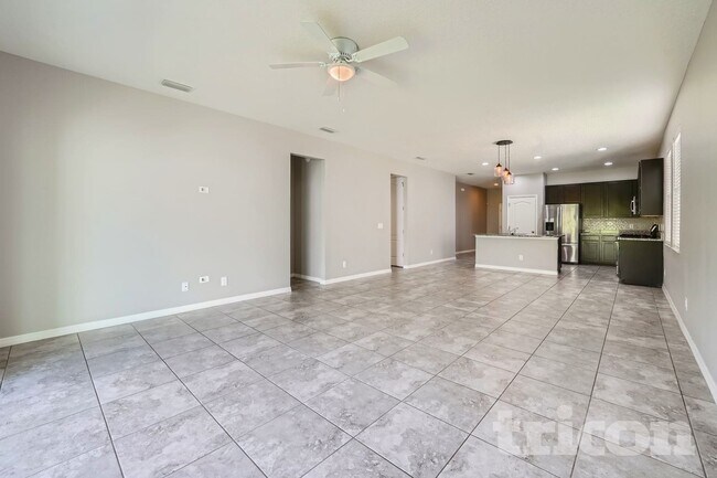 Foto del edificio - 937 Hilltop Park Ct