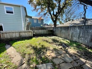 Building Photo - 206 Frawley St