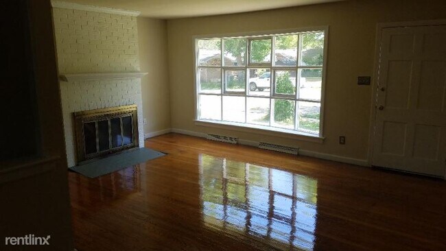Foto del edificio - 7804 Dasher Rd