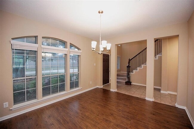 Building Photo - 10411 Village Lake Dr