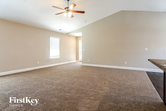 Building Photo - 2043 Village Ridge Cir