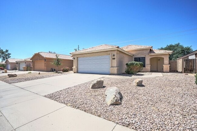 Building Photo - READY TO VIEW! Charming 3 Bed 2 Bath Home ...