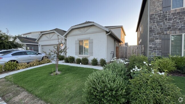 Building Photo - 3757 Magellan Dr