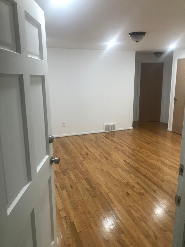 183 Forest Rd Unit 1st fl, West Haven, CT 06516 Apartments in West