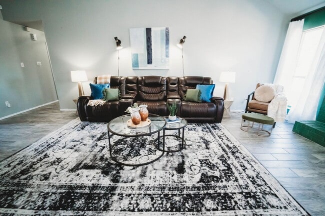 Foto del edificio - 2607 Rampart Loop