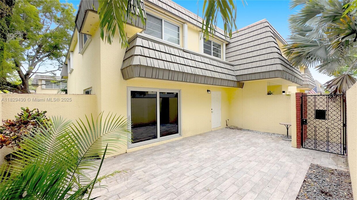 Foto principal - 8483 SW 137th Ave