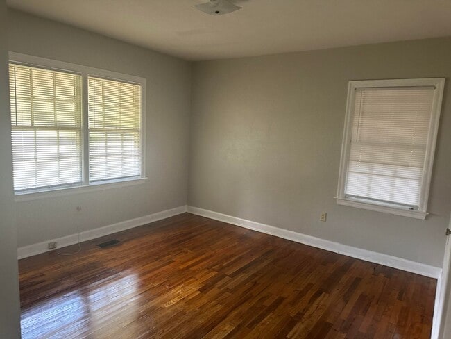 Building Photo - New Rental Available-4 Bedroom 2 Bath