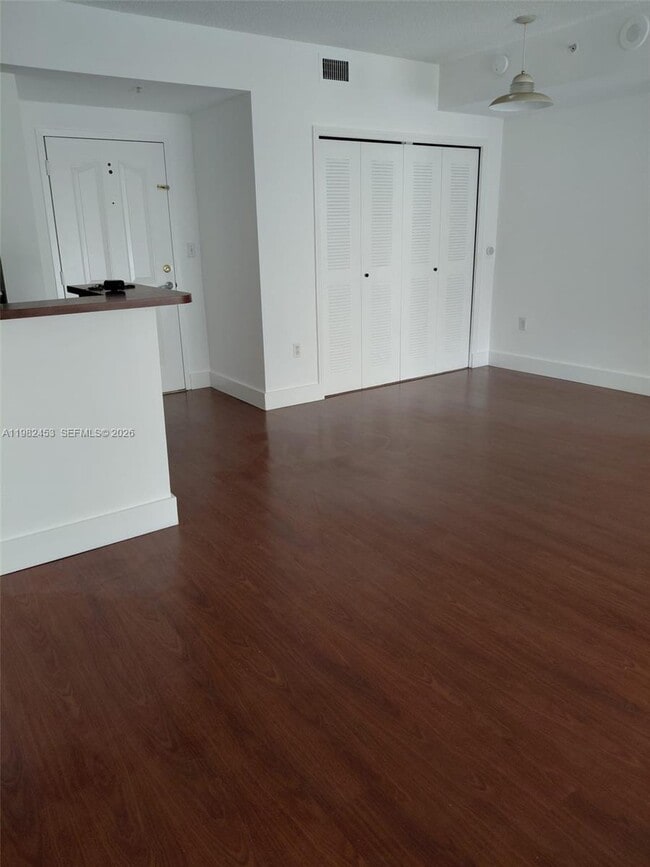 Foto del edificio - 5077 NW 7th St