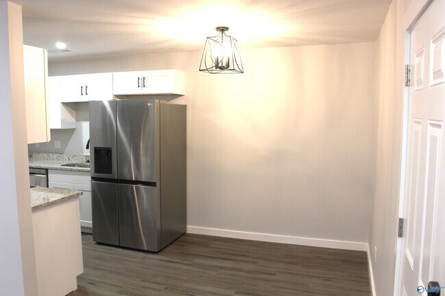 Building Photo - 1204 Liberty Dr