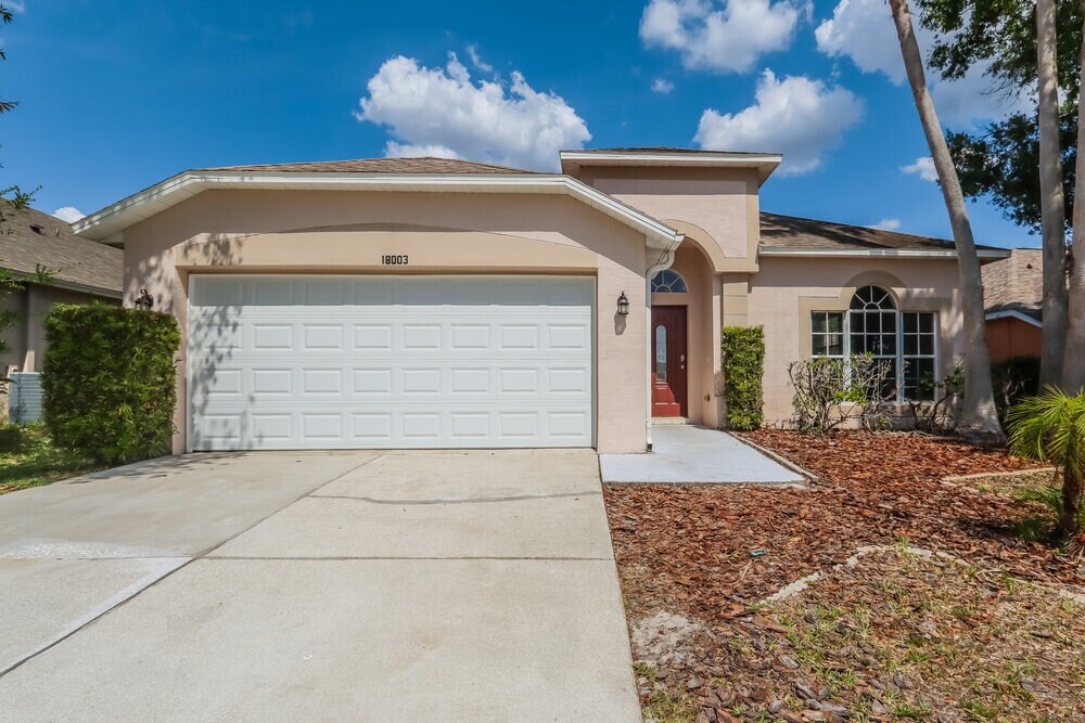 Foto principal - 18003 Misty Blue Ln