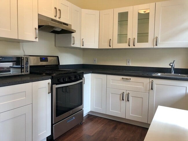 Building Photo - 189 Chestnut Hill Ave