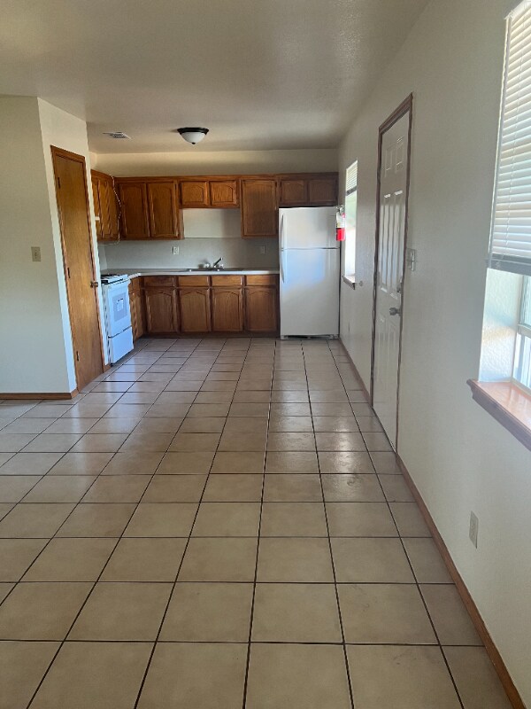 Foto principal - 1000 Wild Rose Ln