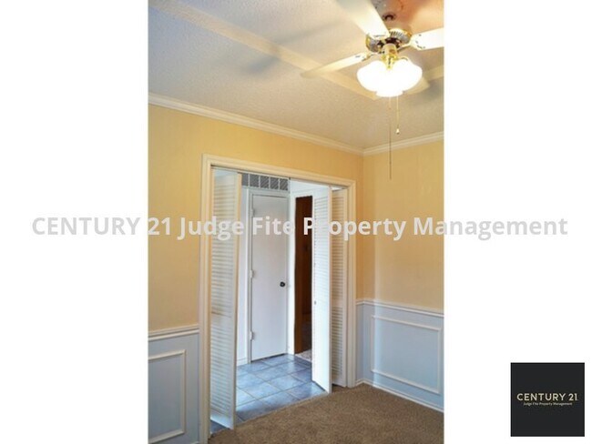Building Photo - Charming Single Story 3/2/2 in Carrollton ...