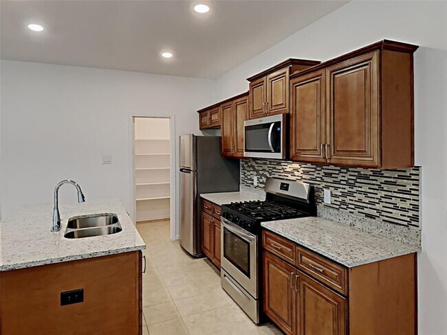 Foto del edificio - 12711 Plummersville St