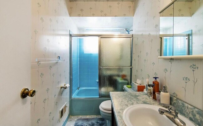 Building Photo - 127 Fields Ave