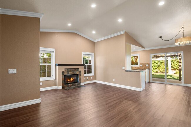 Foto del edificio - 5059 Via Calderon