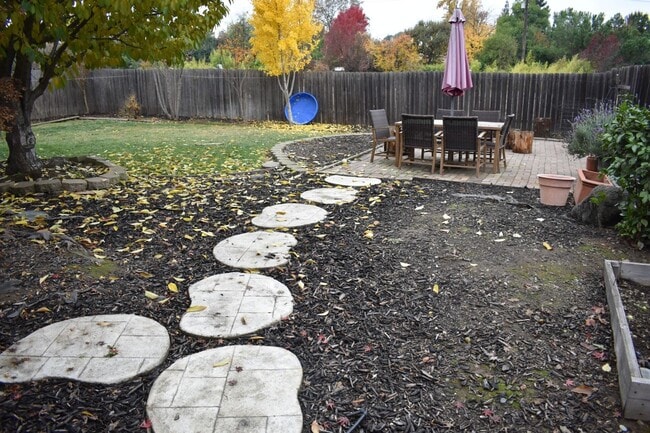 Building Photo - 8480 Everglade Dr