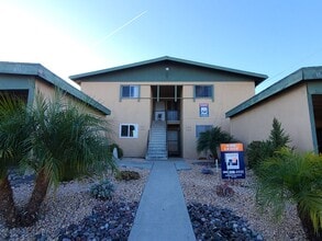 Building Photo - 8563 Glenhaven St