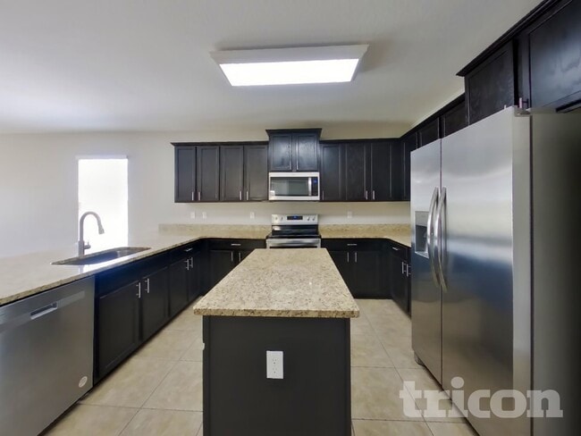 Building Photo - 1617 Tamarind Rd