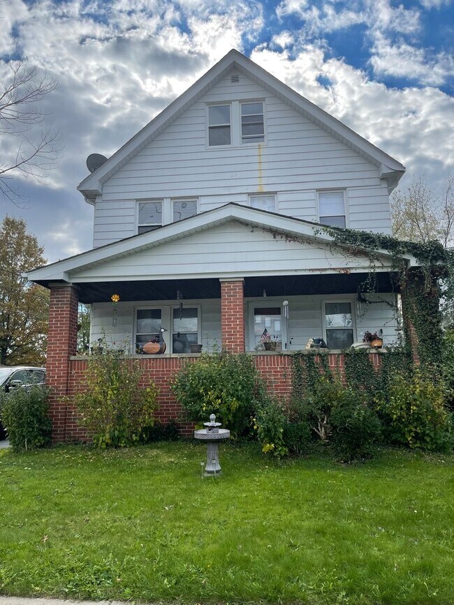 Building Photo - 20664 Miller Ave