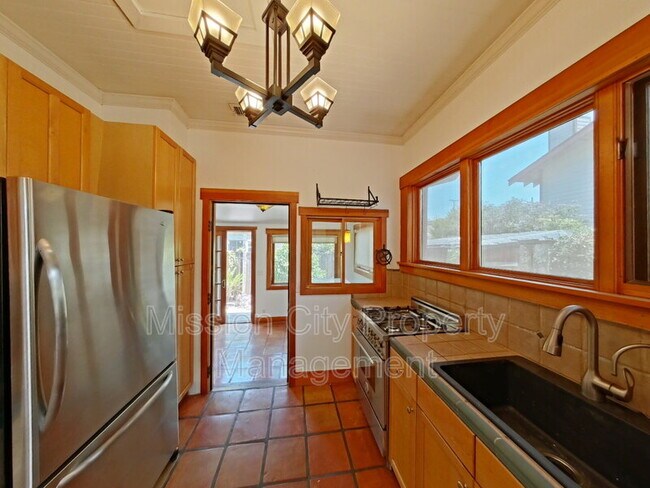 Foto del edificio - 1110 Curley Ave
