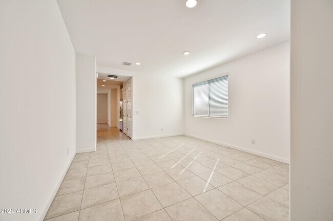 Building Photo - 8909 W Palo Verde Dr