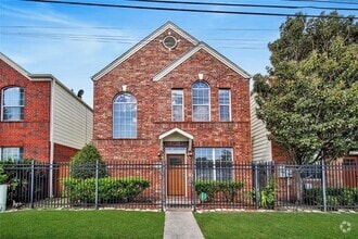 Building Photo - 1747 Aden Dr