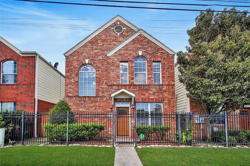 Foto principal - 1747 Aden Dr