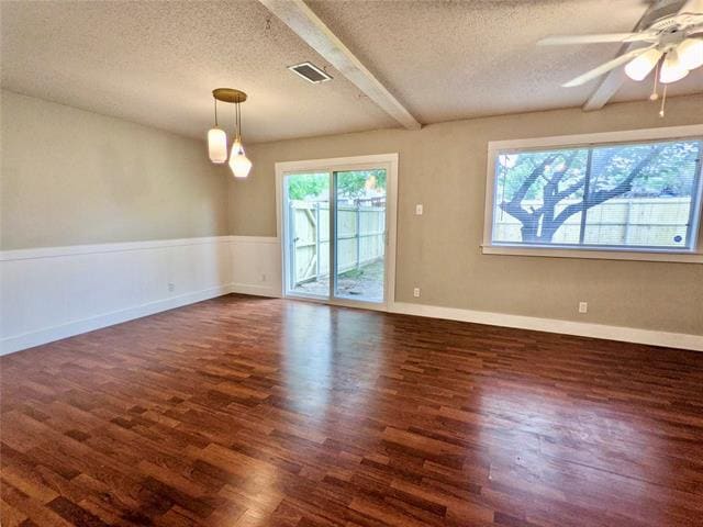 Building Photo - 2121 Travis Dr