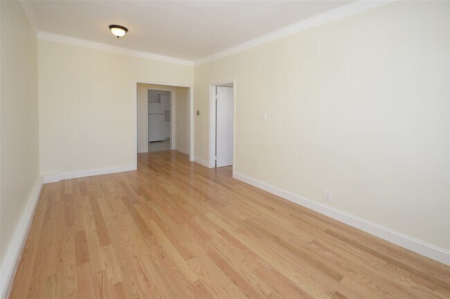Building Photo - 258 Clendenny Ave