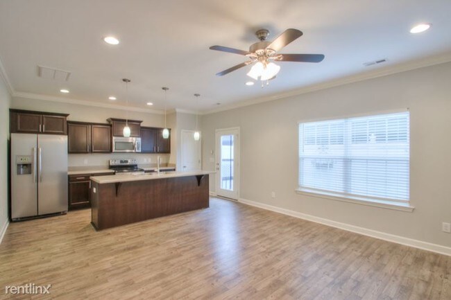 Building Photo - 812 General Westmoreland Cir