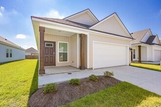 Building Photo - 1020 Renova Dr