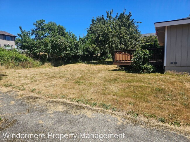 Foto del edificio - 3 br, 2 bath House - 2042 E 18th Street