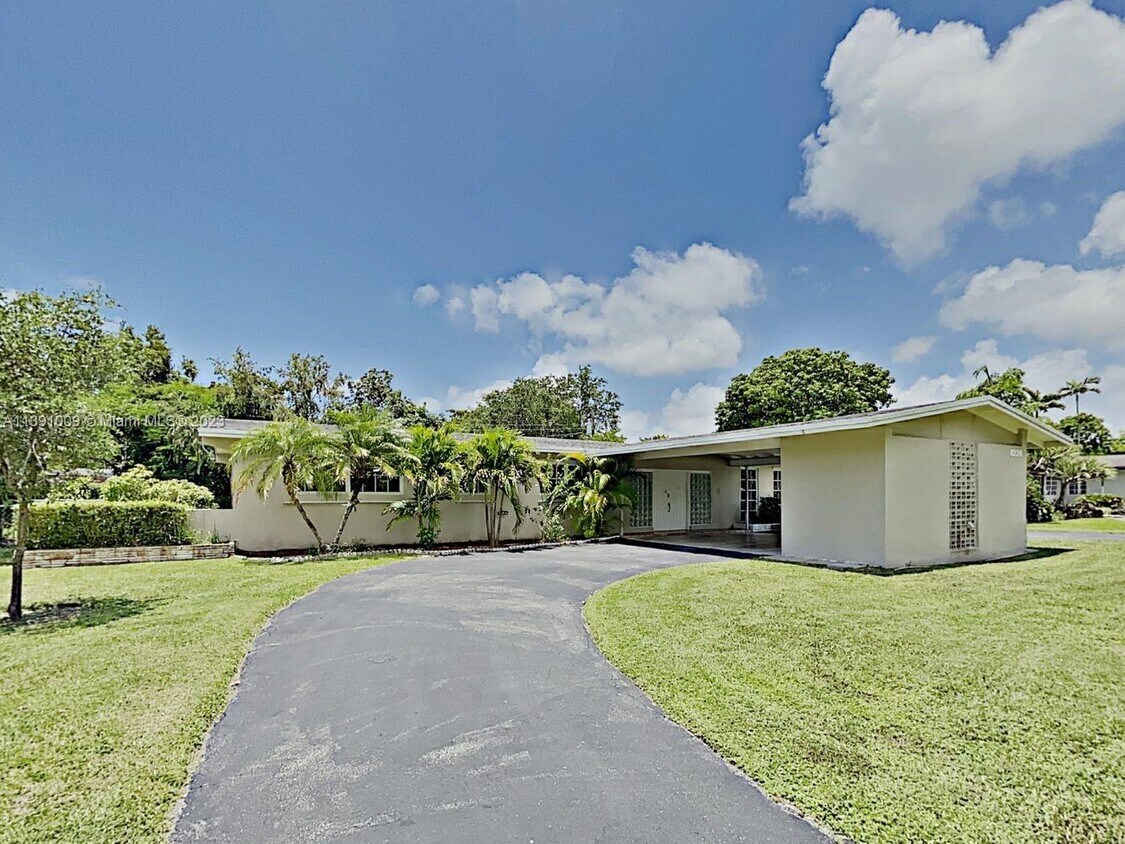 8220 SW 132nd St, Miami, FL 33156 House Rental in Miami, FL