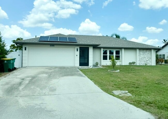 Building Photo - 2391 Briarwood St