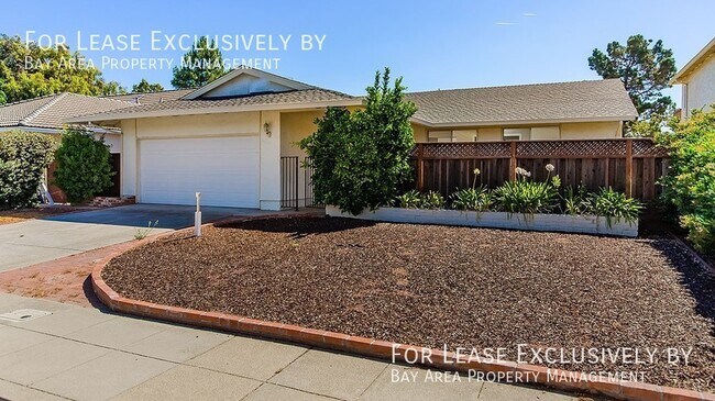 Building Photo - Newly remodeled! Fantastic 4BR/2 BA home w...