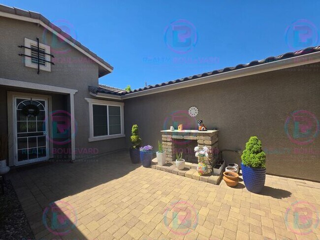 Foto del edificio - 3 Bedroom 2.5 Bathroom Home in Somersett with Resort Style Living and gold course views