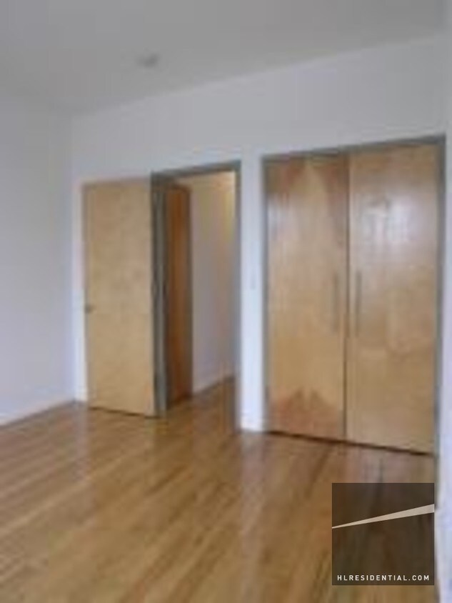 Building Photo - 221 Van Brunt St