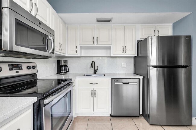 Foto del edificio - 2800 N Palm Aire Dr