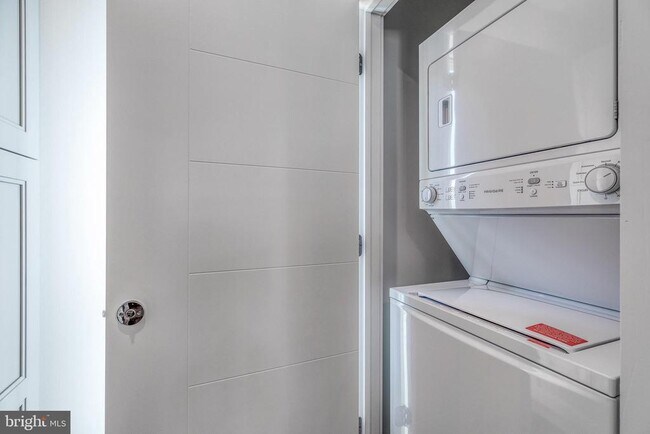 Foto del edificio - 751 N 43rd St
