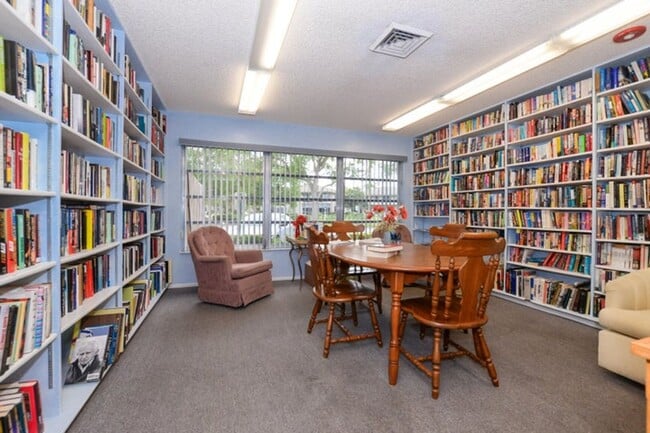 Building Photo - 55+ Vista St. Lucie Community!