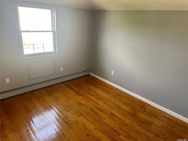 Building Photo - 643 Beach 68th St