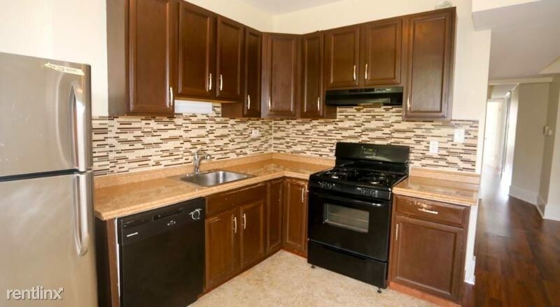 Foto principal - 4852 S Cottage Grove Ave