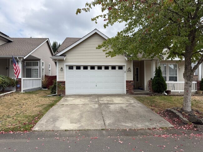 Building Photo - 6050 Sycamore Ln NE