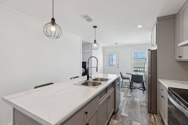 Foto del edificio - 145 Corbans Wy