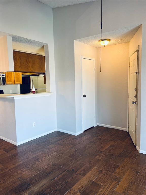 Foto del edificio - 3770 Lovers Wood Ln