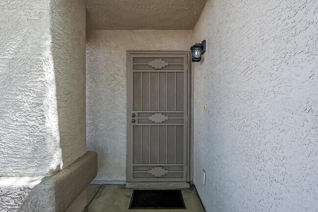 Building Photo - Northwest Tucson 3Bed/2 bath Home w/ Brigh...
