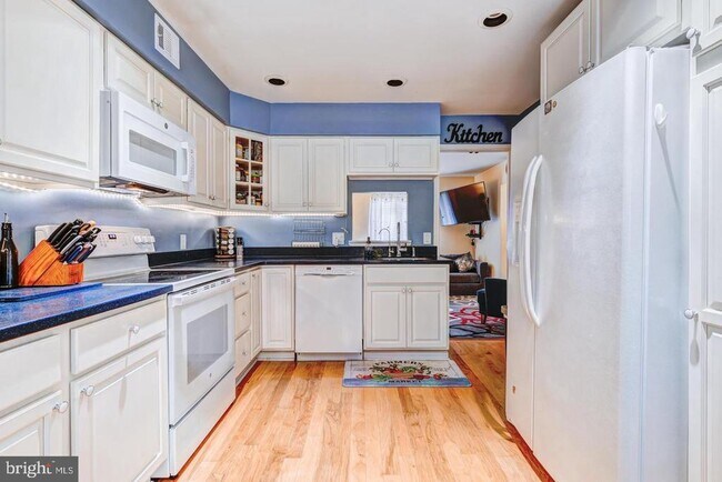 Foto del edificio - 114 Pinecrest Ln