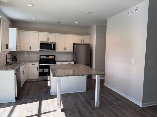 Building Photo - Beautiful Home in New Bern West